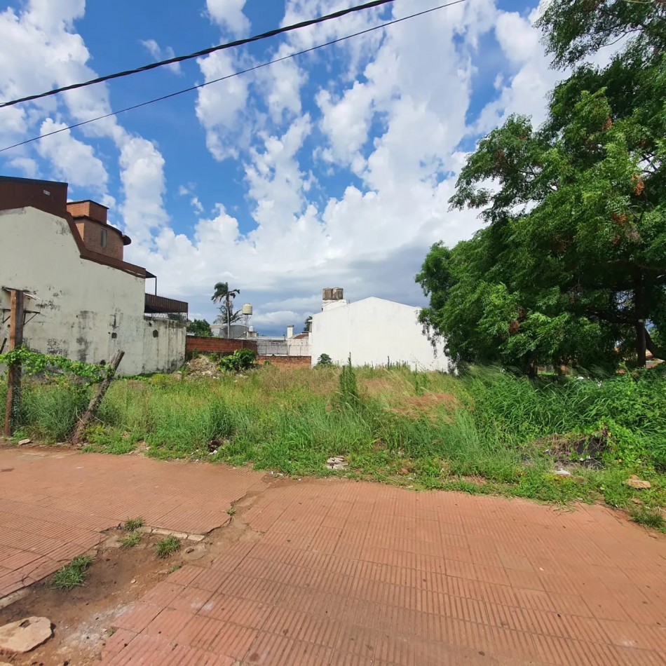 TERRENO EN VENTA SOBRE AV URUGUAY