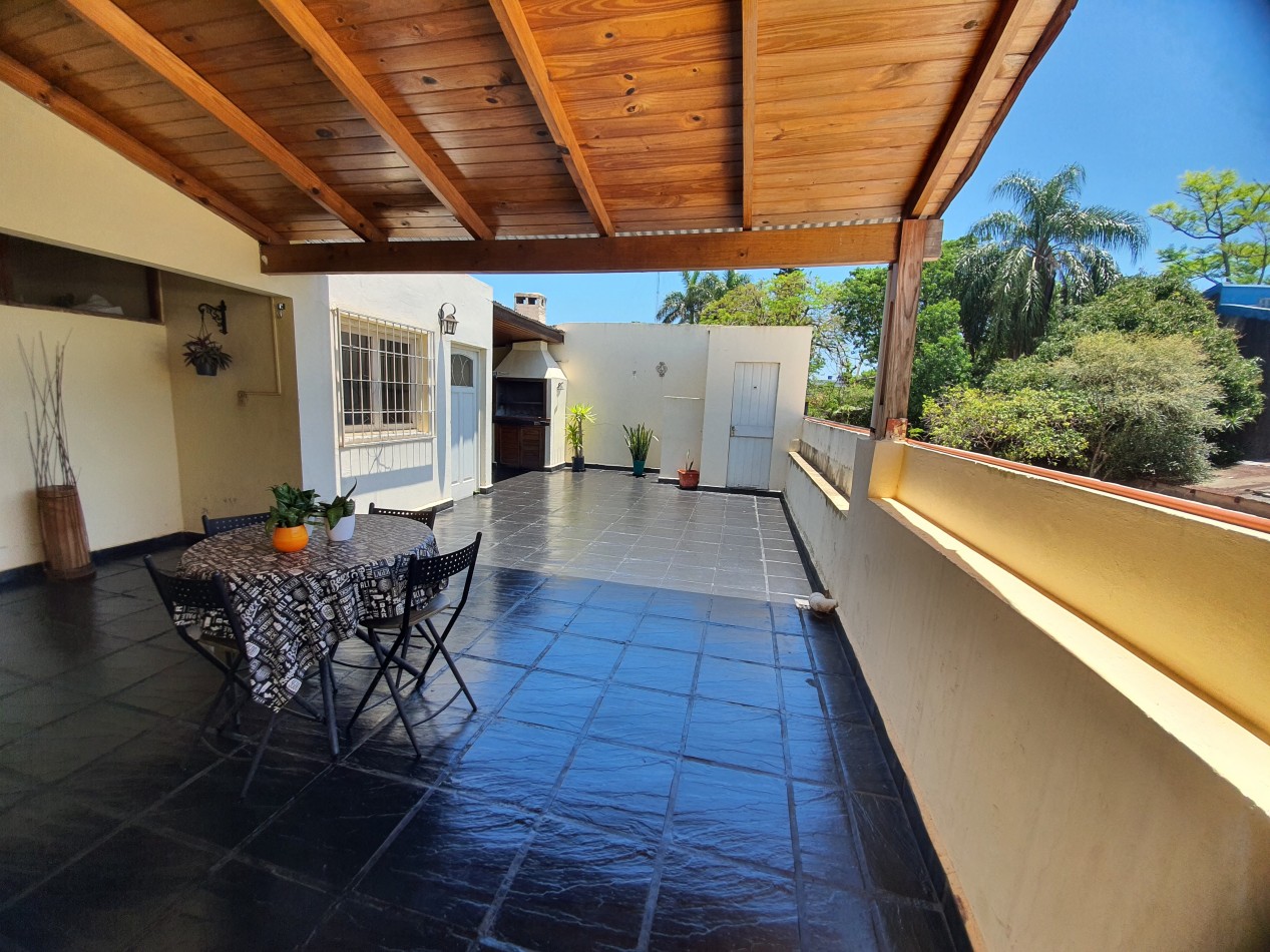 Importante propiedad en venta sobre Av Uruguay en Posadas