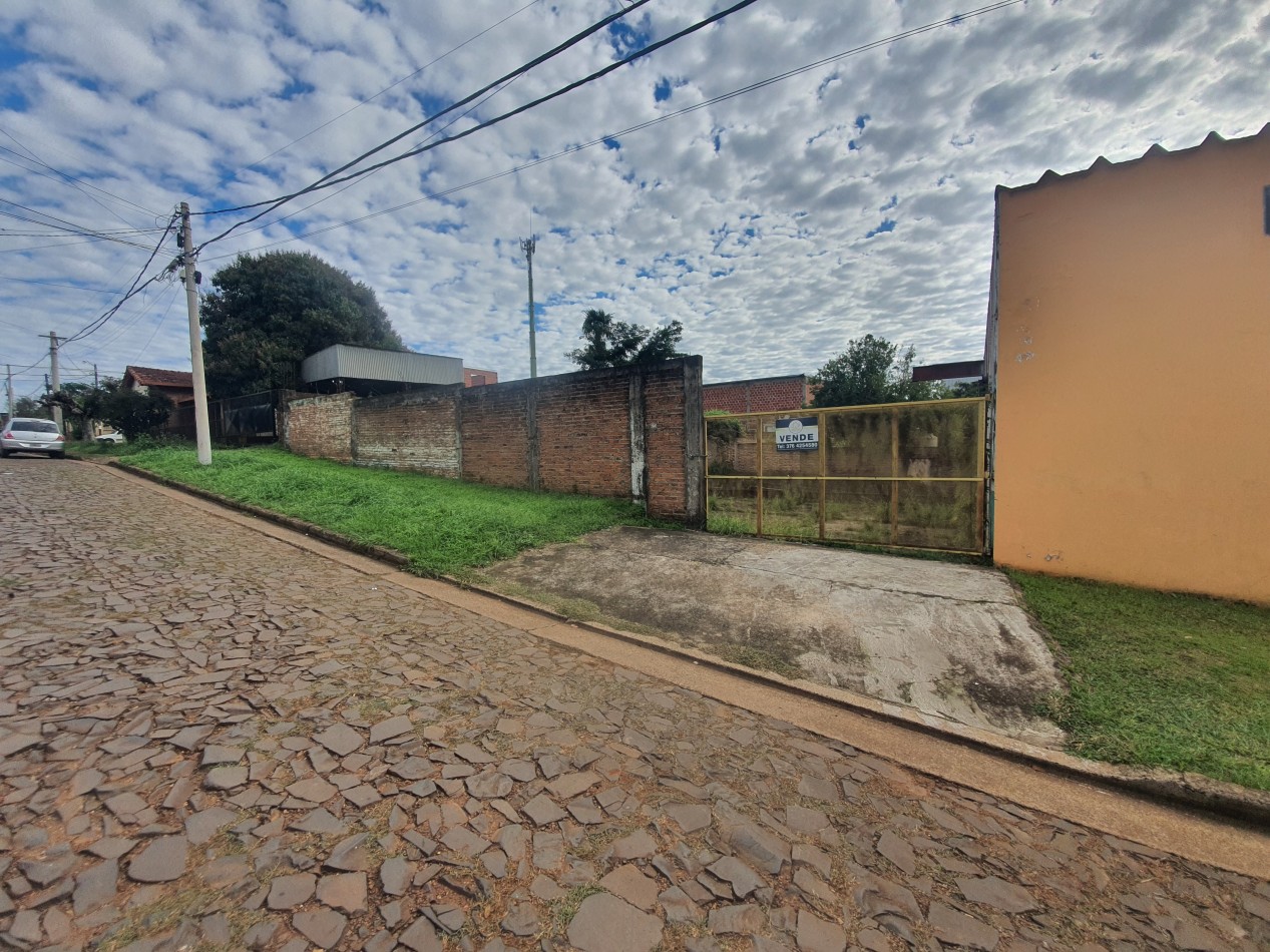 Terreno en venta Av Uruguay