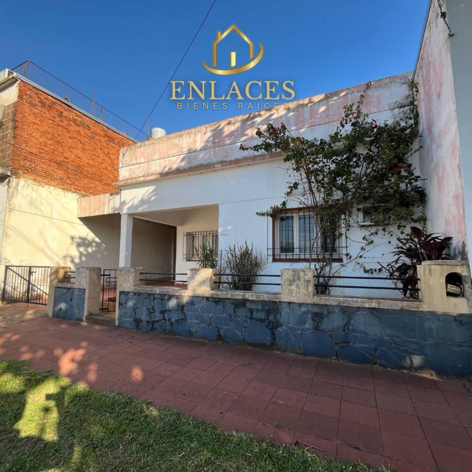 Casa en venta sobre importante Avenida
