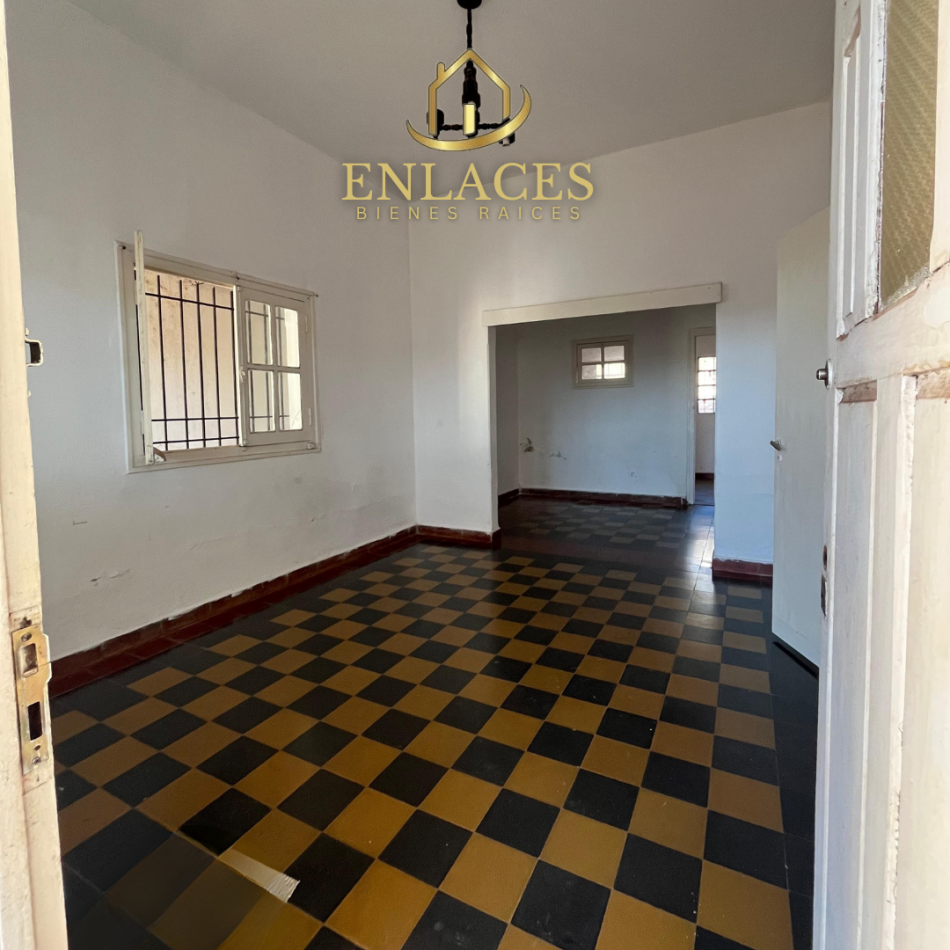 Casa en venta sobre importante Avenida