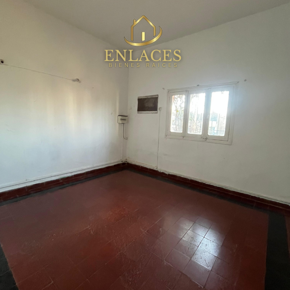 Casa en venta sobre importante Avenida