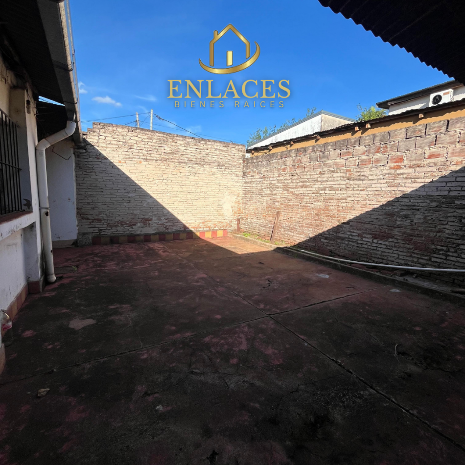 Casa en venta sobre importante Avenida